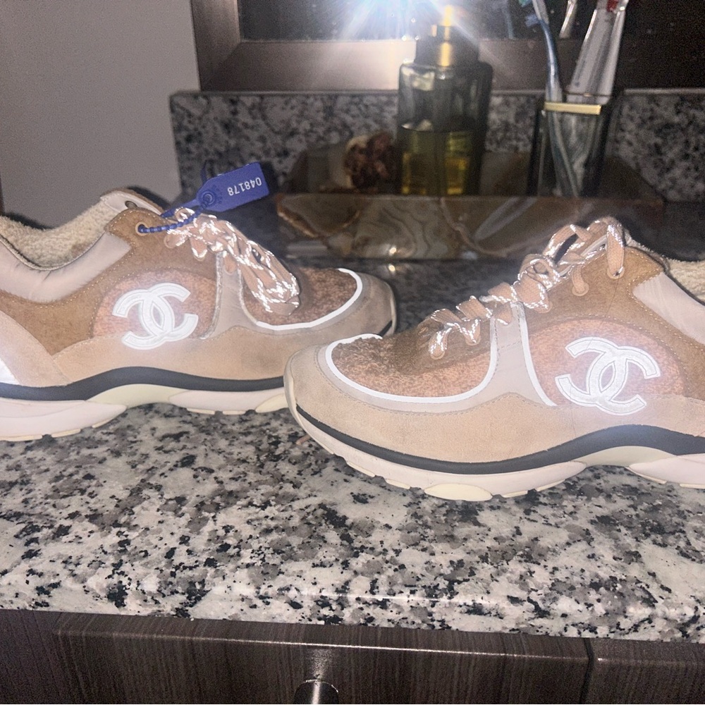 CHANEL Beige and White Sneakers - Picture 3 of 5